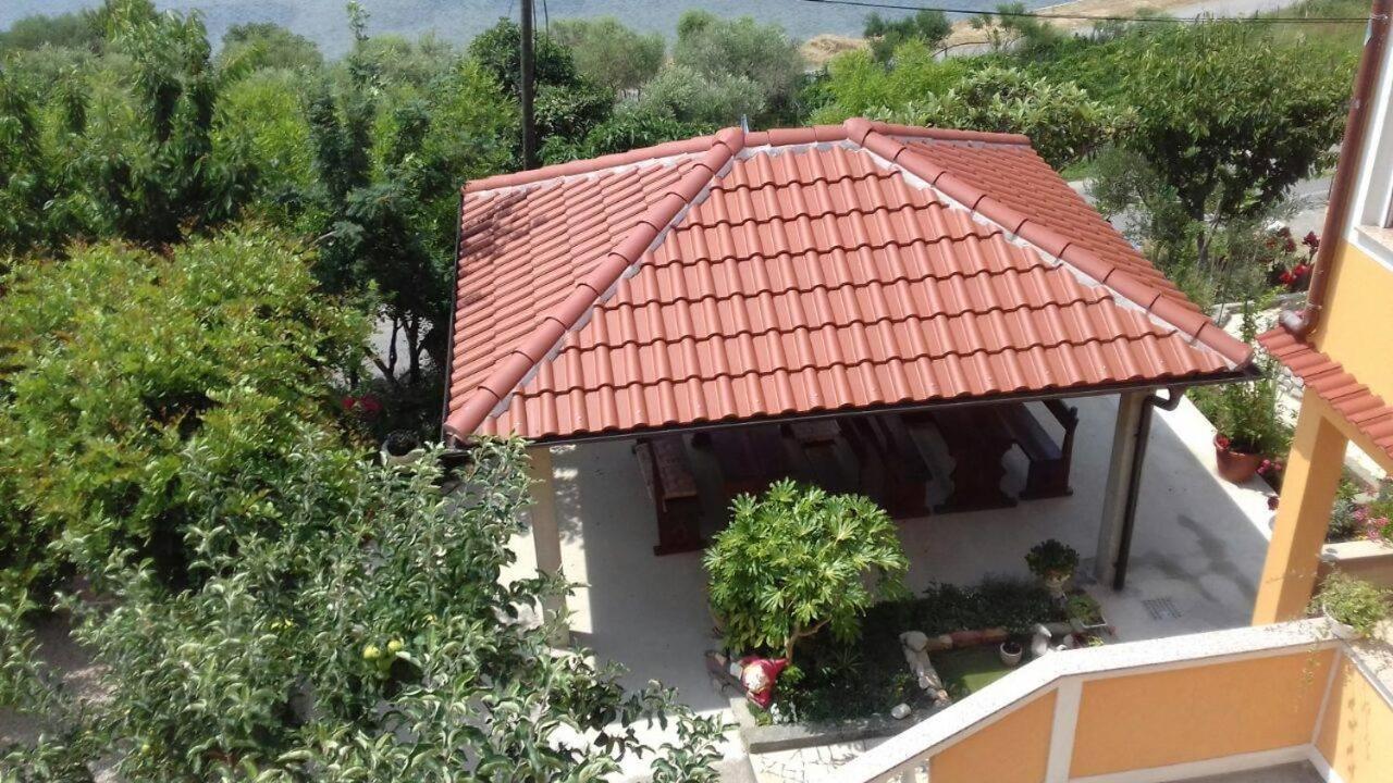 Meri Apartment Kampor Exterior photo